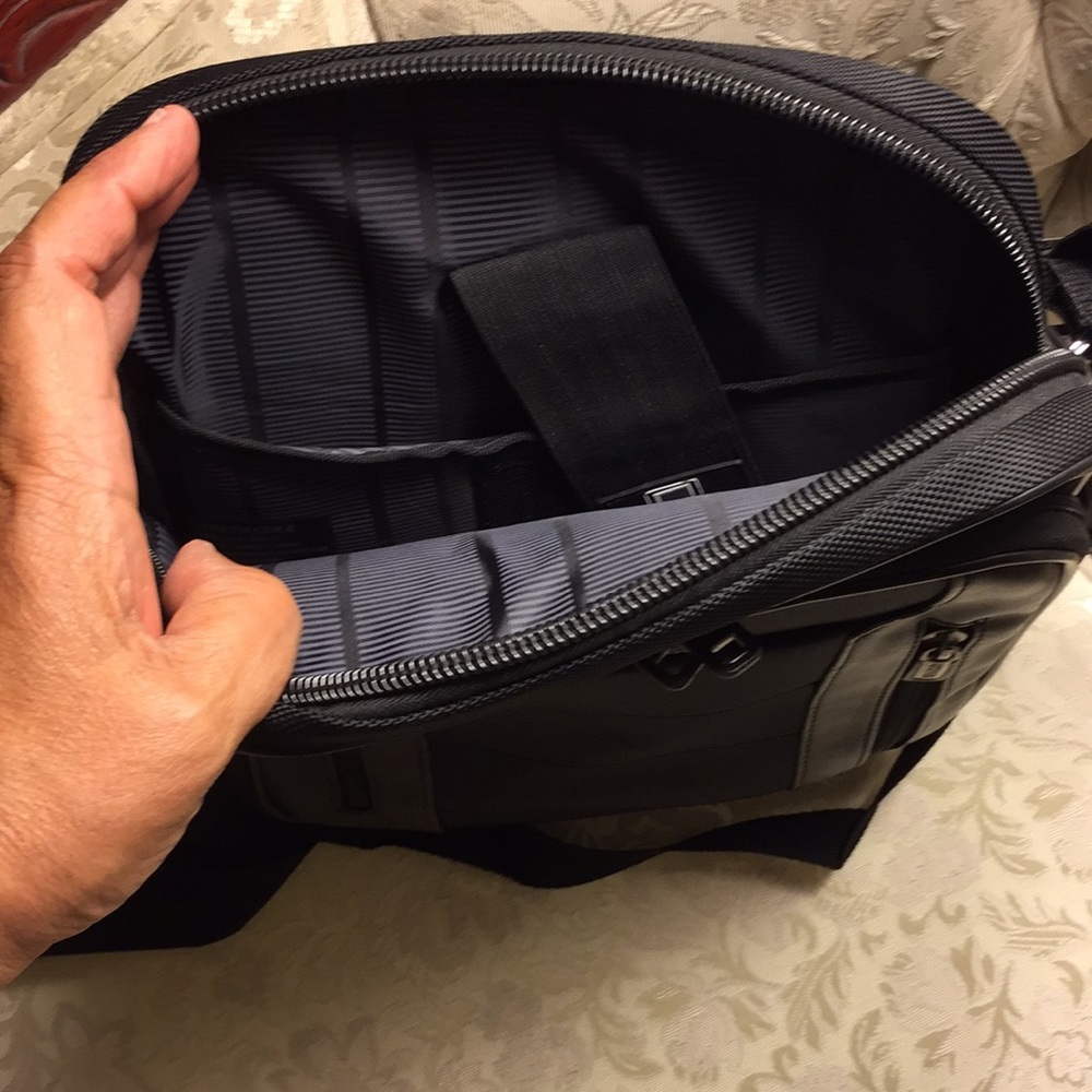 Kenneth Cole Laptop Bag Multi Pockets. View 5